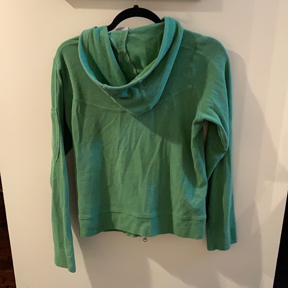 Green Nike Zip Front Sweatshirt Jacket with pockets and a hoodie, size M - Picture 5 of 7